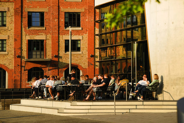 Terrasse vom Hafen Eden am Zollhafen