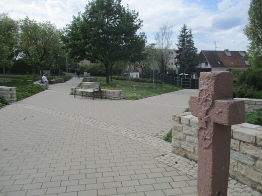 Ein Nachguss erinnert an ein Grenzkreuz aus dem 15. Jahrhundert.