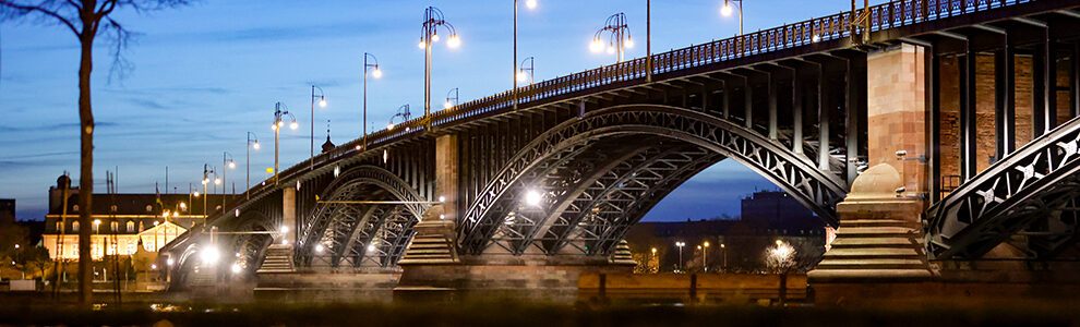 Theodor-Heuss-Brücke mit Blickrichtung Mainz