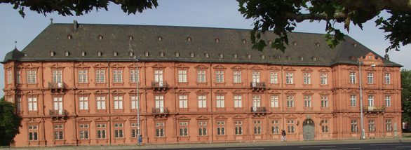 Das Kurfürstliche Schloss in seiner ganzen Pracht