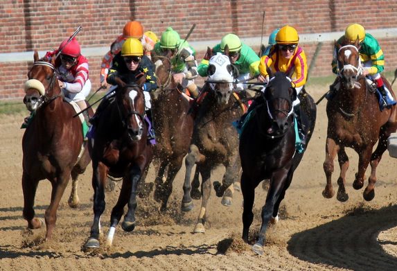 Churchill Downs Horse Racing in Louisville