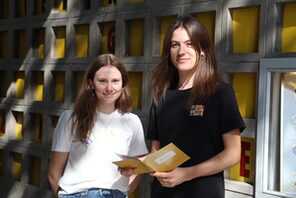 Neue FSJler Pauline Schuler und Carolin Kunert.