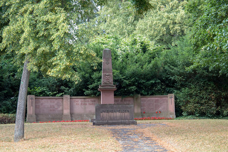 Zeichen der Zeit: Ein Ehrenmal auf dem Draiser Friedhof.