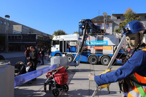 So funktioniert's: Vorführung mit Spülwagen und Kanalmodell am Theater