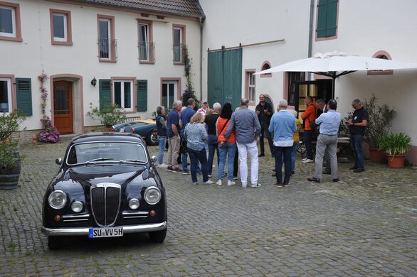 Die vinologische Rallye endet für die Teilnehmer nach rund sechs Stunden, mit vielen neuen Eindrücken und einer vollen Weinkiste.