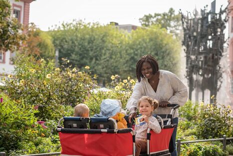 Tagesmutter mit Kindern in Mainz